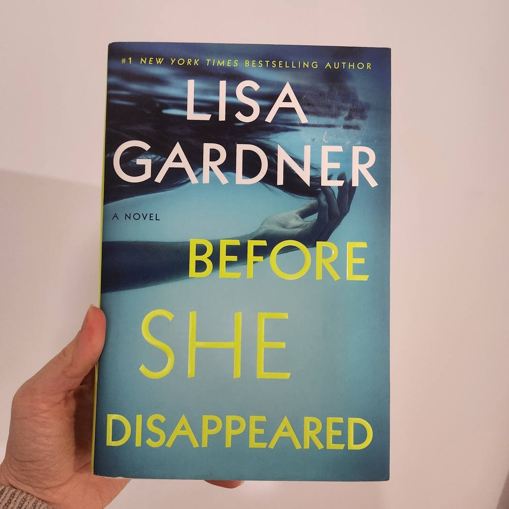 Lisa Gardner 'Before She Disappeared' Book